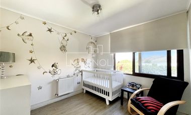 Casa en venta de 4 dorm. 5 baños en Piedra Roja