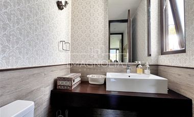 Casa en venta de 4 dorm. 5 baños en Piedra Roja