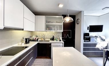 Casa en venta de 4 dorm. 5 baños en Piedra Roja