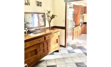 Chalet de 3 dormitorios. Zona Parque  Luro.