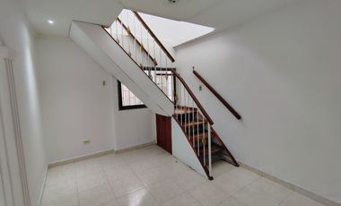 casa en arriendo/venta en floresta. Cod A93095