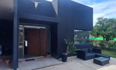 Azahares del Paraná - Casa de dos dormitorios en venta