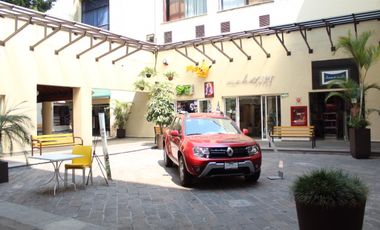 Dentro de plaza Cuernavaca