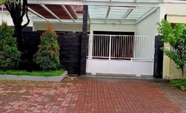 Rumah siap huni , bagus Jln Jemursari