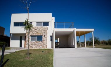 Casa En Alquiler Vistas - Puertos Del Lago