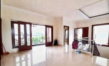Rumah Kolam Renang Baru Megah Kota Jogja