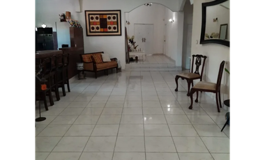 CASA  EN ALQUILER o VENTA EN ALTOS DEL GOLF, SAN FRANCISCO