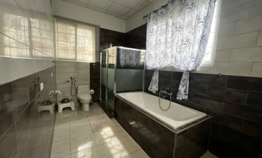 CASA  EN ALQUILER o VENTA EN ALTOS DEL GOLF, SAN FRANCISCO