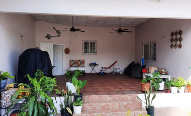 CASA  EN ALQUILER o VENTA EN ALTOS DEL GOLF, SAN FRANCISCO