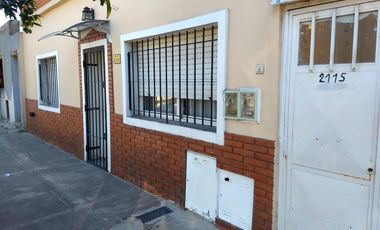 Venta Casa 3 ambientes Villa Luzuriaga