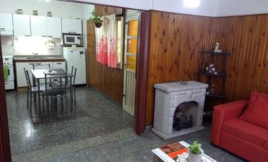 Venta Casa 3 ambientes Villa Luzuriaga