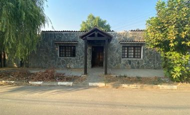 Casa en Venta en Venta casa comuna Los Sauces 214mt en 800mt terreno sin Comisión Corretaje