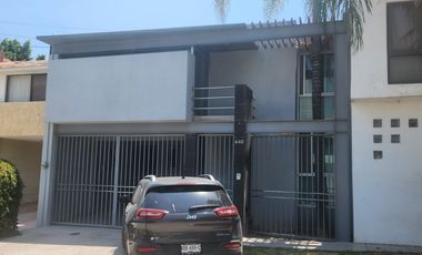 Bonita Casa en Venta en Lomas 2da. Secc.