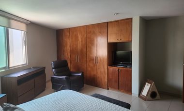 Bonita Casa en Venta en Lomas 2da. Secc.