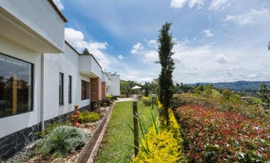 Hermosa casa finca de un solo nivel