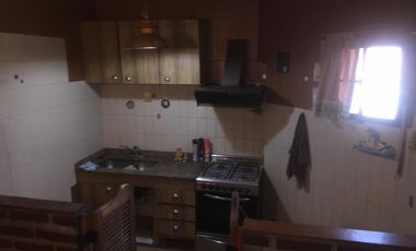 CASITA ENTR INDEP.TZA.PPIA(ES PH COMO UN TERR.PPIO)A MTS.HUMBOLDT(V.CRESPO)