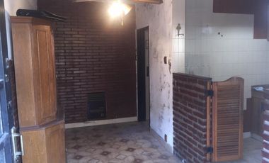 CASITA ENTR INDEP.TZA.PPIA(ES PH COMO UN TERR.PPIO)A MTS.HUMBOLDT(V.CRESPO)