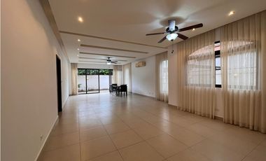 Venta de casa en Costa Sur, Ph Doral