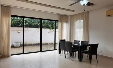 Venta de casa en Costa Sur, Ph Doral