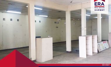 Disewakan Gudang Luas 300M Letak Strategis 75.000/Bulan