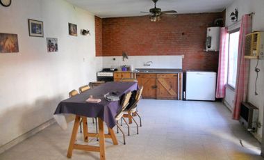 VENTA CASA 3 AMBIENTES EN CARAPACHAY