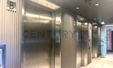 SE ARRIENDA OF RECIÉN REMODELADA EN VITACURA