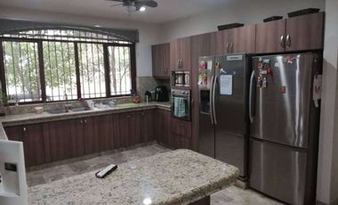 C101 - Venta Casa Primeros Kms Samborondón Full Amoblada- 4 dormitorios