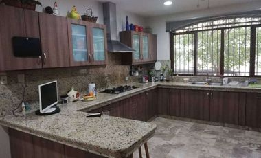 C101 - Venta Casa Primeros Kms Samborondón Full Amoblada- 4 dormitorios