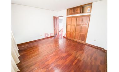 🏡 Casa En Venta – Urb. La Merced, Ate Vitarte