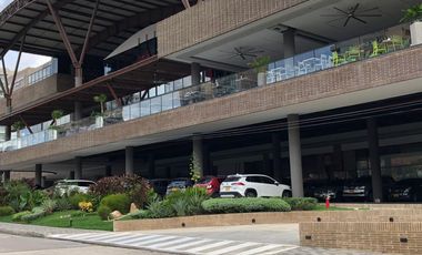 local en arriendo en el golf. Cod A88397