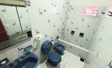 VENTA CASA 5 AMBIENTES, COCHERA Y PILETA BALLESTER