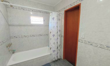 VENTA CASA 5 AMBIENTES, COCHERA Y PILETA BALLESTER
