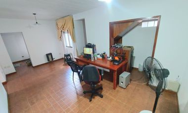VENTA CASA 5 AMBIENTES, COCHERA Y PILETA BALLESTER