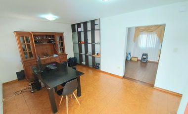 VENTA CASA 5 AMBIENTES, COCHERA Y PILETA BALLESTER