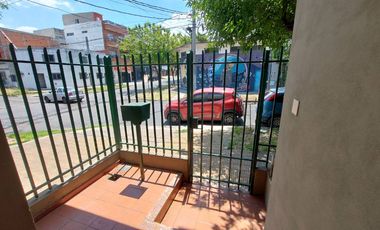 VENTA CASA 5 AMBIENTES, COCHERA Y PILETA BALLESTER