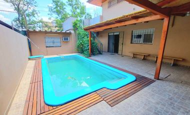 VENTA CASA 5 AMBIENTES, COCHERA Y PILETA BALLESTER