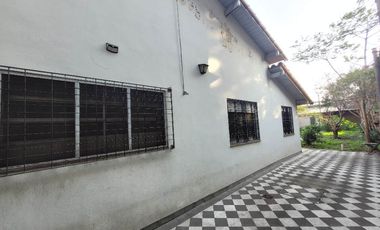 Casa Fondo en venta en Lanus Oeste