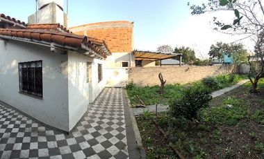 Casa Fondo en venta en Lanus Oeste