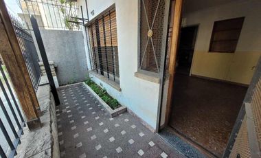 Casa Fondo en venta en Lanus Oeste