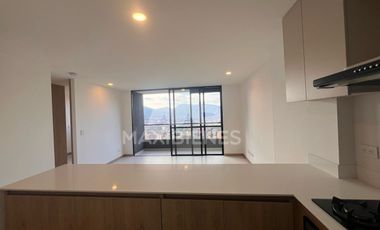 apartamento en arriendo en loma del escobero. Cod A57684