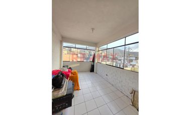 Oportunidad, Casa Multifamiliar En Ventanilla Con Entrada Independiente