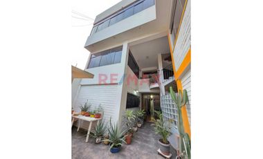 Oportunidad, Casa Multifamiliar En Ventanilla Con Entrada Independiente