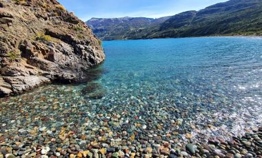 Patagonia, 2.7 Km de costa del Lago General Carrera
