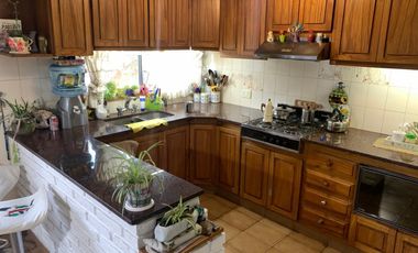 CASA MULTIFAMILIAR EN DOS PLANTAS