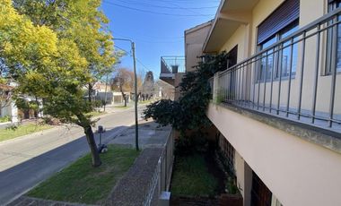CASA MULTIFAMILIAR EN DOS PLANTAS