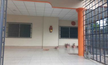 VENDO CASA DE SEGUNDA EN OPTIMAS CONDICIONES ALGARROBOS