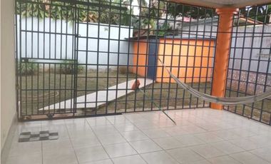 VENDO CASA DE SEGUNDA EN OPTIMAS CONDICIONES ALGARROBOS