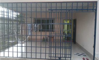 VENDO CASA DE SEGUNDA EN OPTIMAS CONDICIONES ALGARROBOS