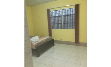 VENDO CASA DE SEGUNDA EN OPTIMAS CONDICIONES ALGARROBOS
