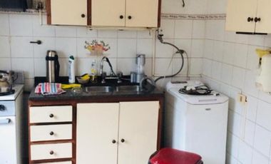 CASA AMERICANA DE 3 AMBIENTES CON LOCAL AL FRENTE EN VENTA - MORON